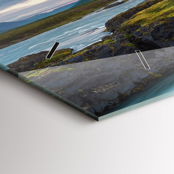 Horizontálne hodiny Krajina s vodopádom