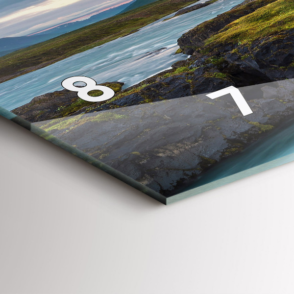 Horizontálne hodiny Krajina s vodopádom