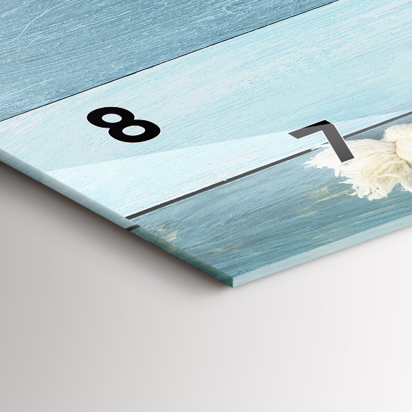 Horizontálne hodiny Pruhované dosky a motýlik