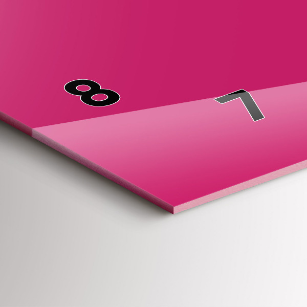 Horizontálne hodiny Výrazná ružová farba