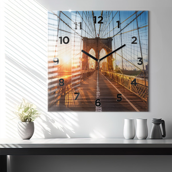 Štvorcové hodiny Brooklynský most NYC