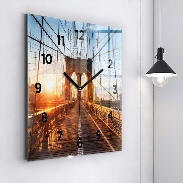 Štvorcové hodiny Brooklynský most NYC