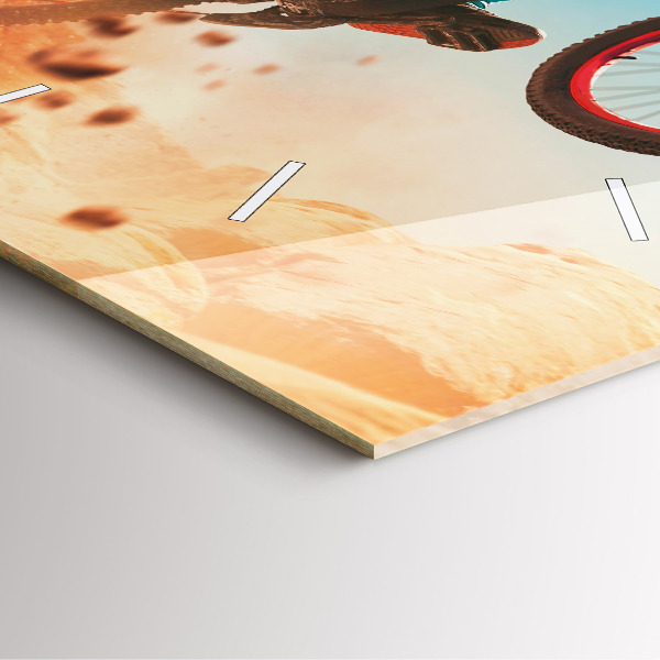 Štvorcové hodiny Kaskadér a adrenalín