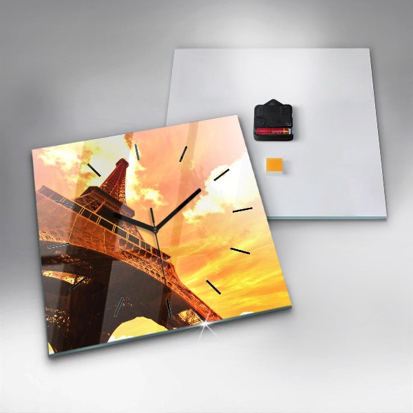 Štvorcové hodiny Eiffelova veža v Paríži