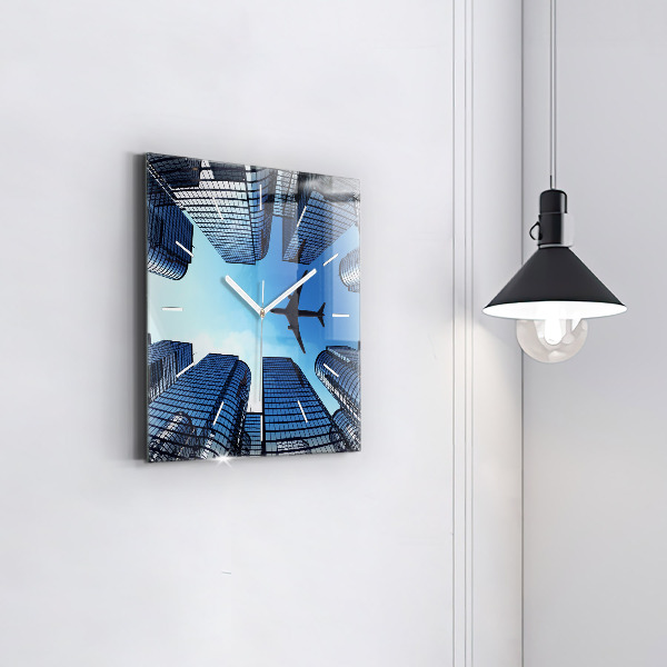 Štvorcové hodiny Lietadlo nad budovami