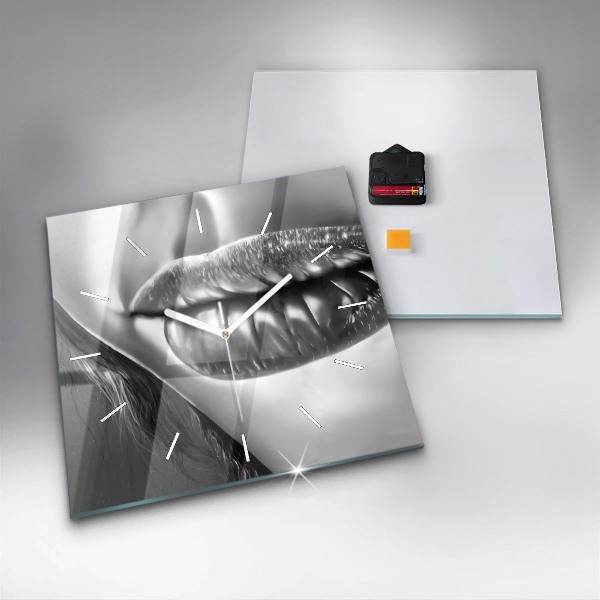 Štvorcové hodiny Ženské ústa