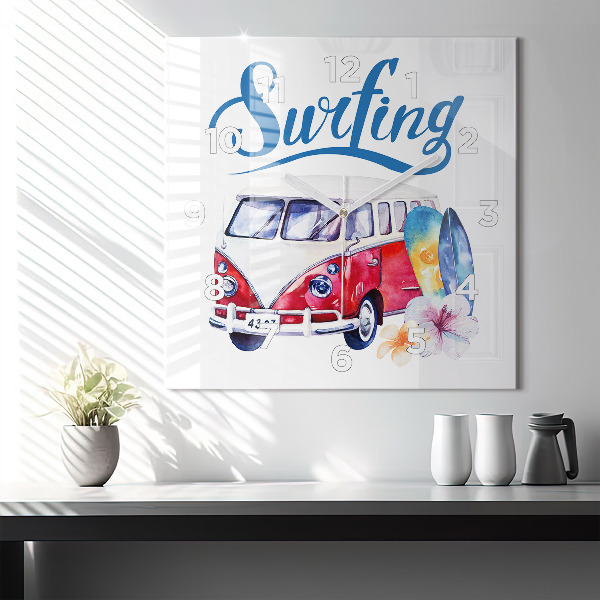 Štvorcové hodiny Auto a nápis Surfing