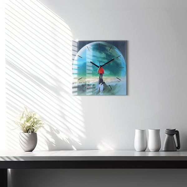 Štvorcové hodiny Muž na Mesiaci