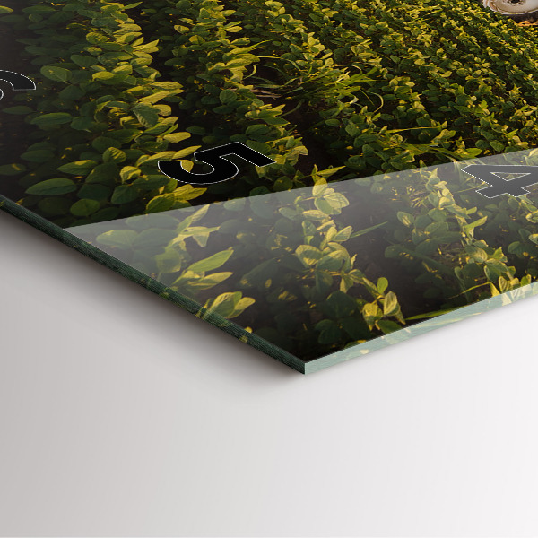 Štvorcové hodiny Traktor v poľnohospodárskej oblasti