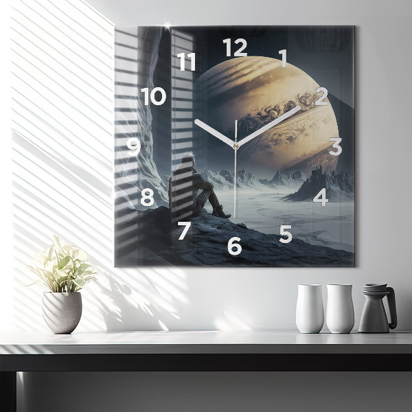 Štvorcové hodiny Muž na pozadí mesiaca