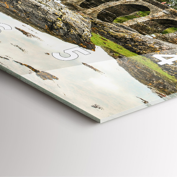 Štvorcové hodiny Hrad Eilean Donan v Škótsku