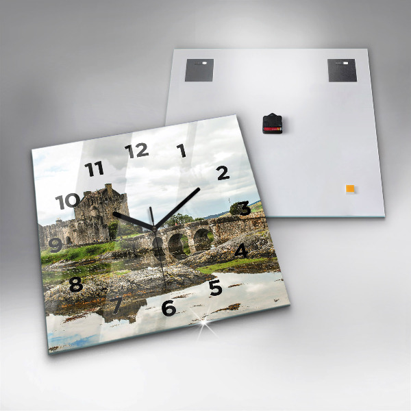 Štvorcové hodiny Hrad Eilean Donan v Škótsku