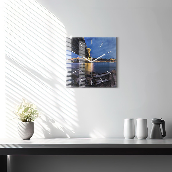 Štvorcové hodiny Skalnaté pobrežie pod mostom