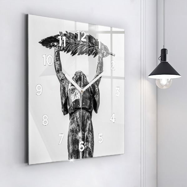 Štvorcové hodiny Socha slobody v Budapešti