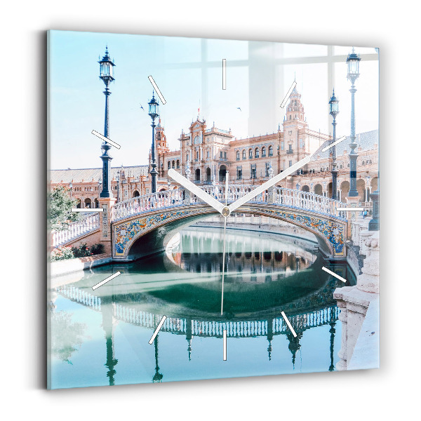 Štvorcové hodiny Plaza de España v Seville