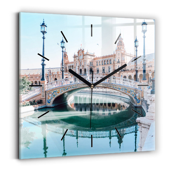 Štvorcové hodiny Plaza de España v Seville