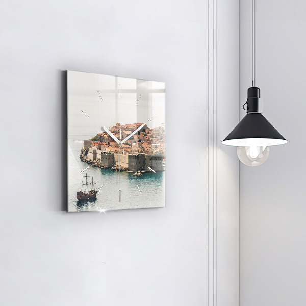 Štvorcové hodiny Plachetnica v Dubrovníku