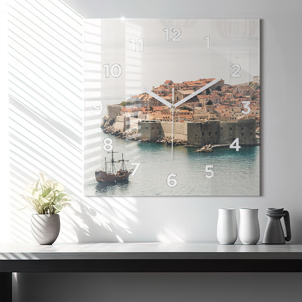 Štvorcové hodiny Plachetnica v Dubrovníku