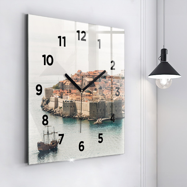 Štvorcové hodiny Plachetnica v Dubrovníku