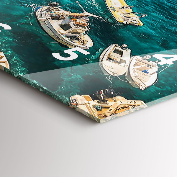 Štvorcové hodiny Lode v Chorvátsku