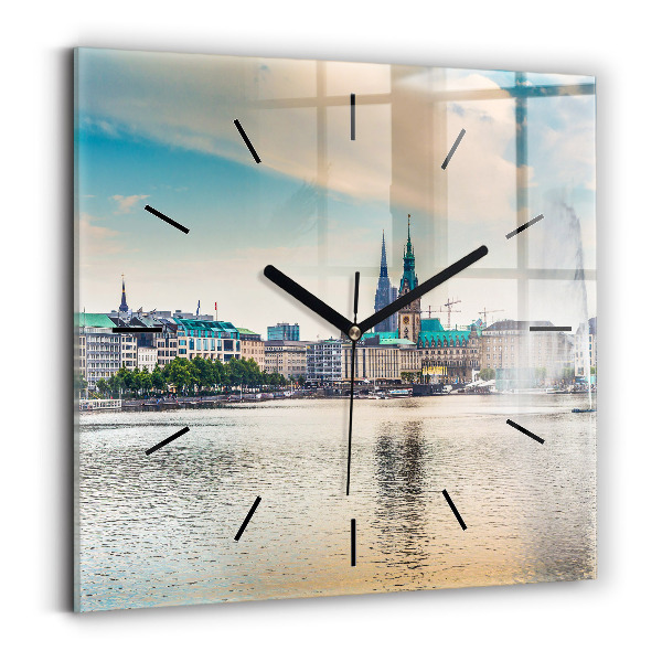 Štvorcové hodiny Binnenalster v Hamburgu