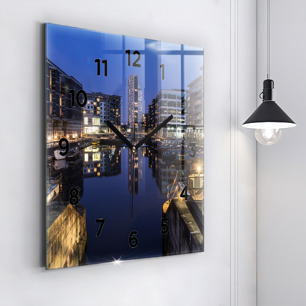 Štvorcové hodiny Mesto v noci osvetlené