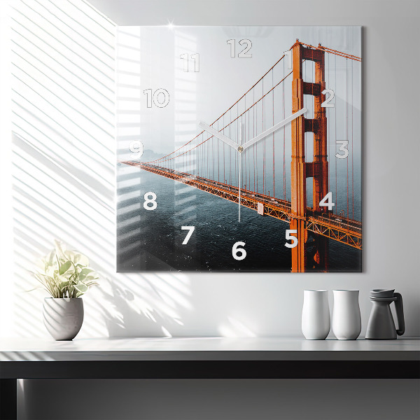 Štvorcové hodiny Golden Gate Bridge