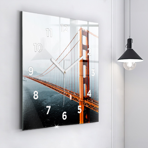 Štvorcové hodiny Golden Gate Bridge