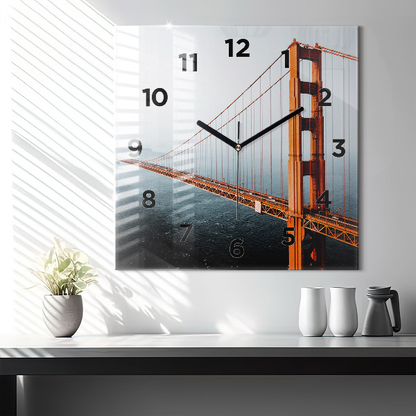Štvorcové hodiny Golden Gate Bridge