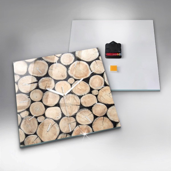 Štvorcové hodiny Odrežte pne stromov