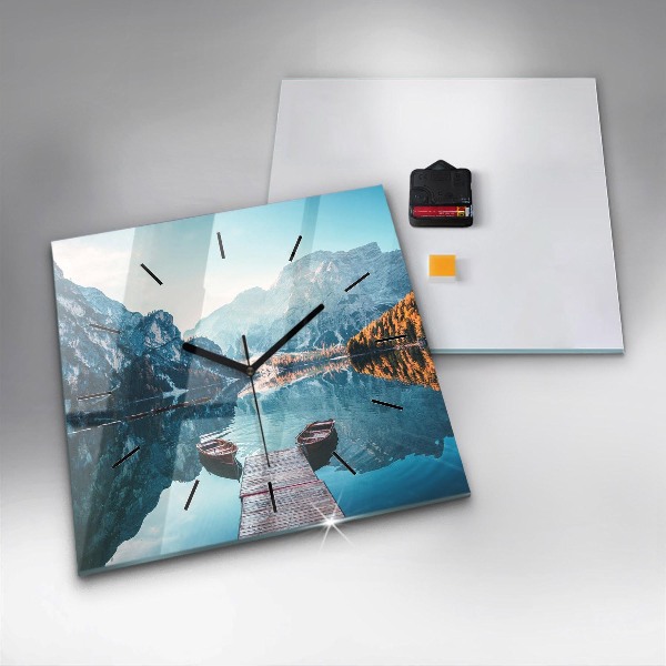 Štvorcové hodiny Lode na jazere