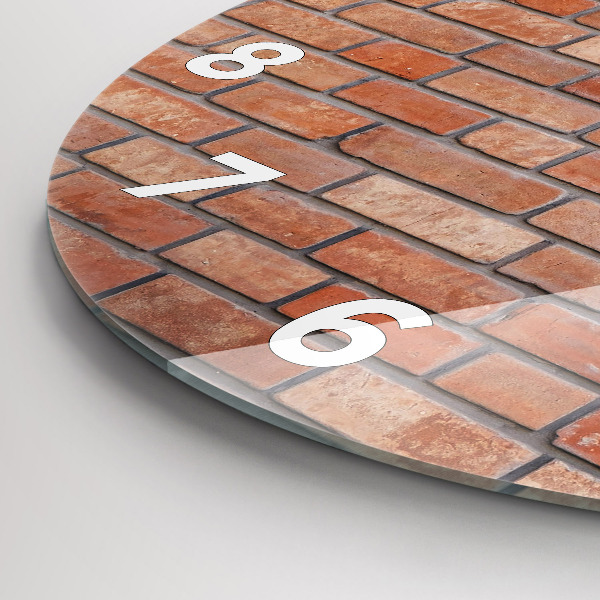 Okrúhle hodiny Tehlová stena