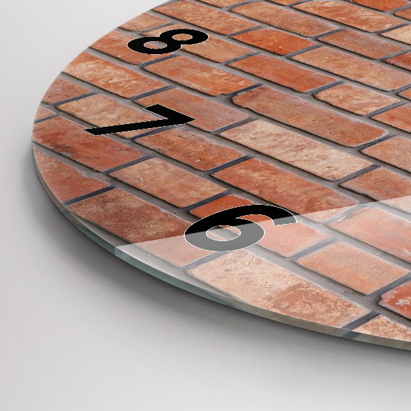 Okrúhle hodiny Tehlová stena