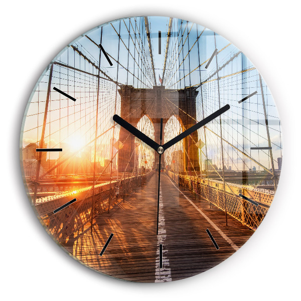 Okrúhle hodiny Brooklynský most NYC