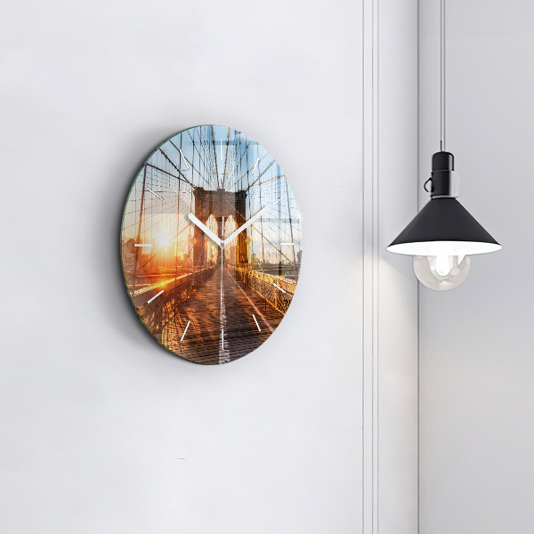Okrúhle hodiny Brooklynský most NYC