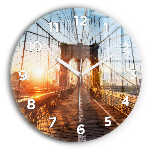 Okrúhle hodiny Brooklynský most NYC
