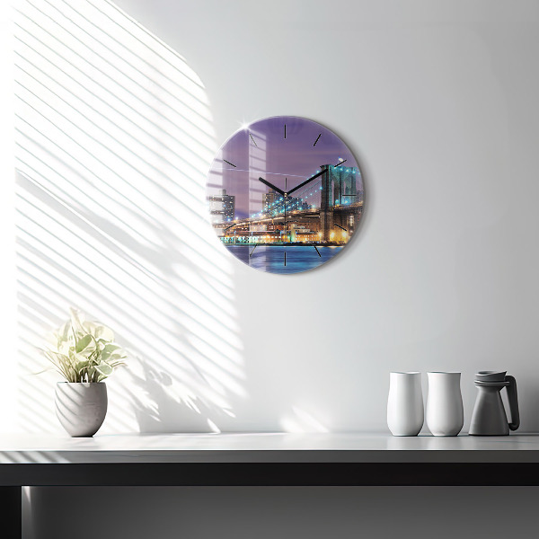 Okrúhle hodiny Brooklynský most a East River