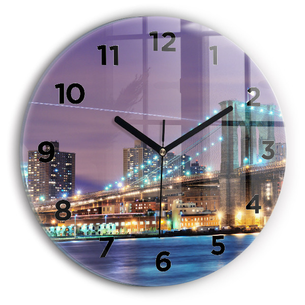 Okrúhle hodiny Brooklynský most a East River