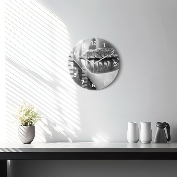 Okrúhle hodiny Ženské ústa