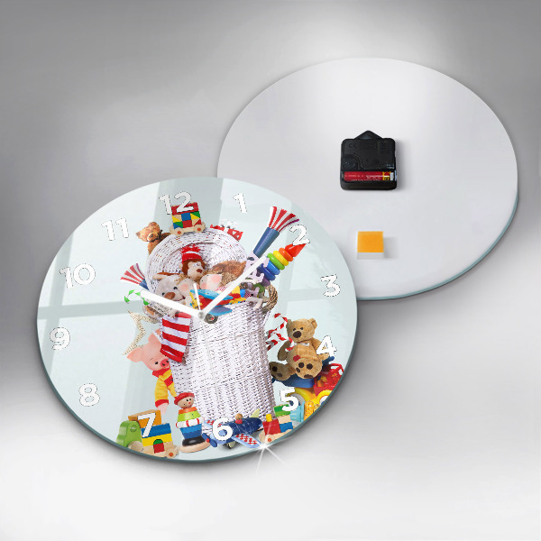 Okrúhle hodiny Prútený košík s hračkami