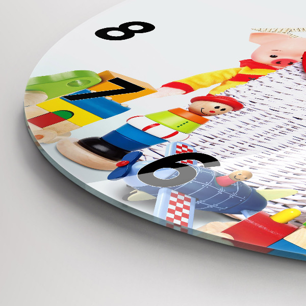 Okrúhle hodiny Prútený košík s hračkami