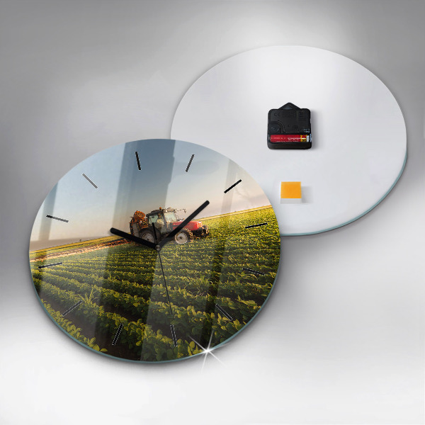 Okrúhle hodiny Traktor v poľnohospodárskej oblasti