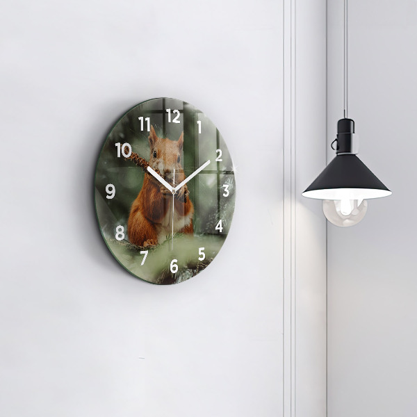 Okrúhle hodiny Veverička a divoká príroda