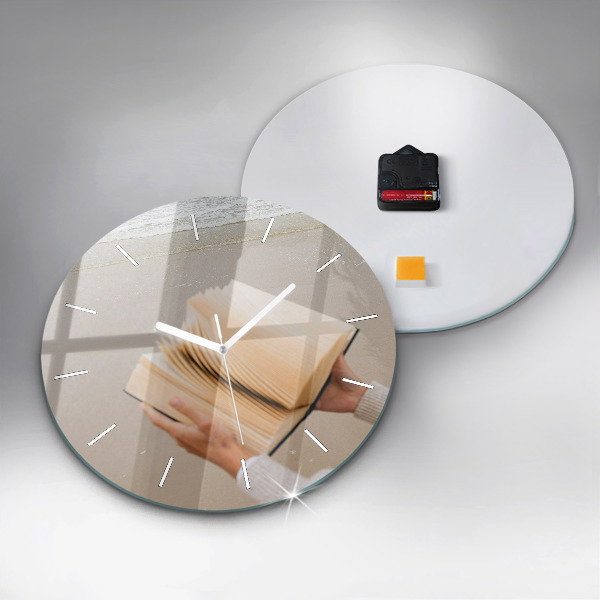 Okrúhle hodiny Chvíľka s knihou