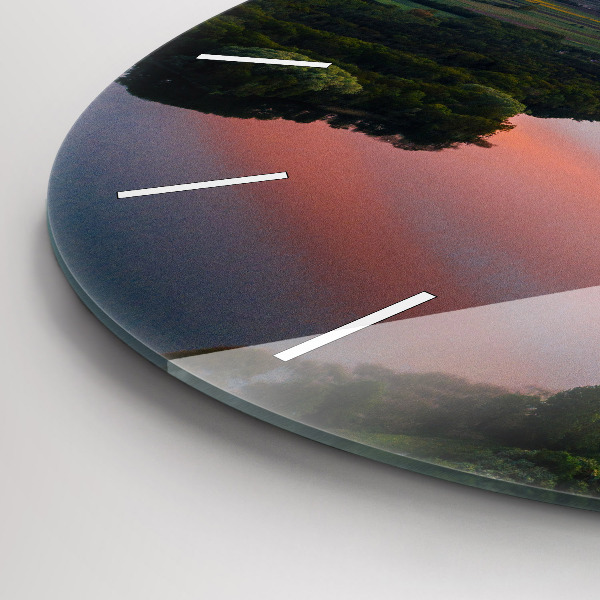 Okrúhle hodiny Pohľad na jazero