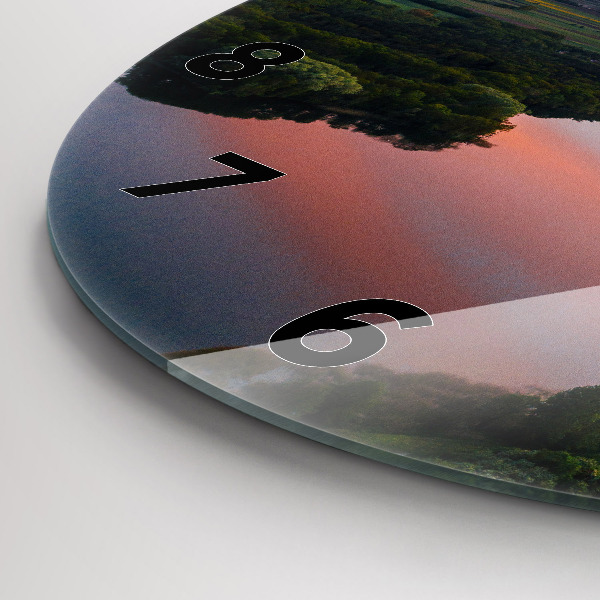 Okrúhle hodiny Pohľad na jazero