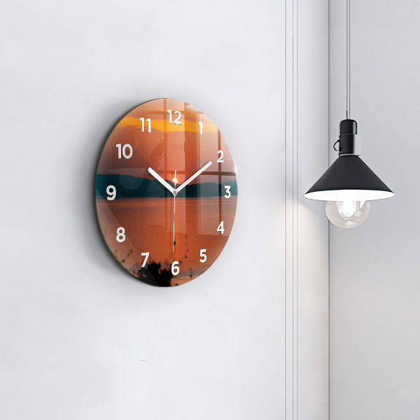 Okrúhle hodiny Balaton vo večerných hodinách