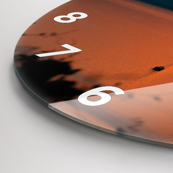 Okrúhle hodiny Balaton vo večerných hodinách