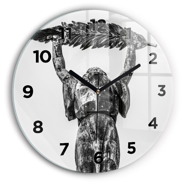 Okrúhle hodiny Socha slobody v Budapešti