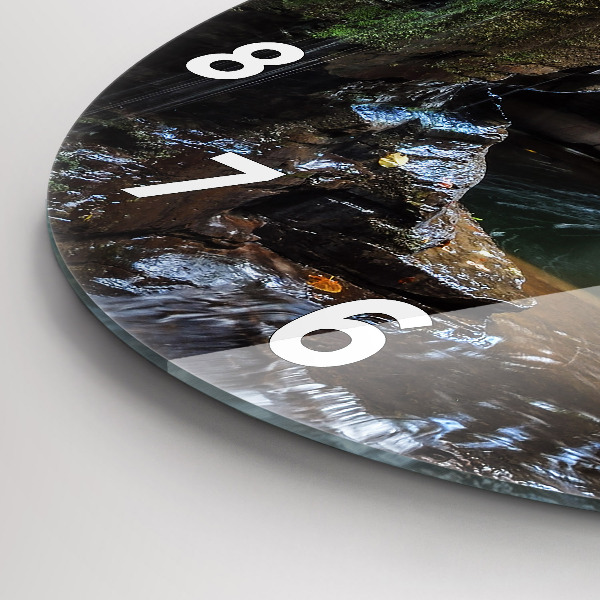 Okrúhle hodiny Vodopád a skaly Islandu